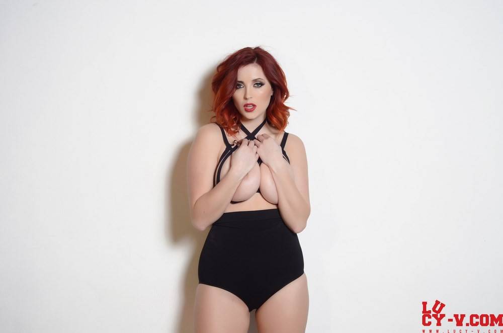 Naughty Babe Lucy Vixen Bares Off Big Tits And Shows The Sexy Hand Bra Before Cam - #5