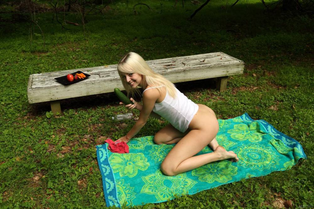 Blonde Teenager Sierra Nevadah Sets On The Green Lawn And Dildo Fucks The Beaver - #11