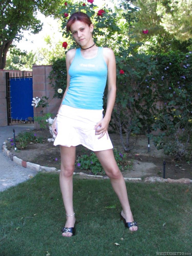 Svelte milf Carrie Crush in fancy skirt loves foot fetish outdoor - #5