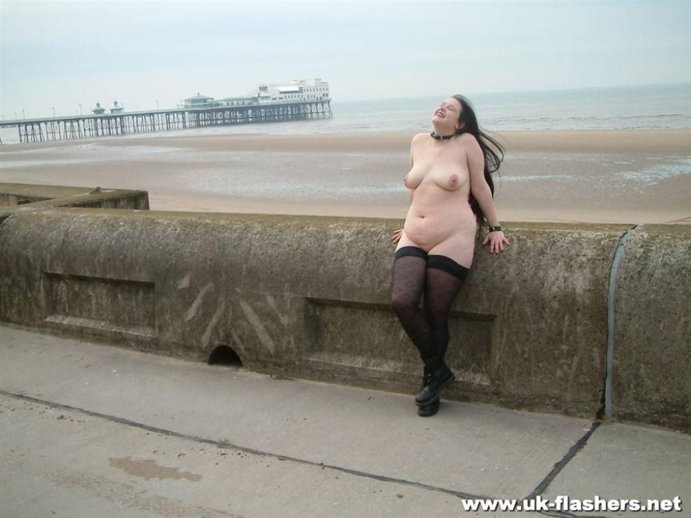 Sweet and chubby, bubbly emma enjoys a day out on the sea front - #6