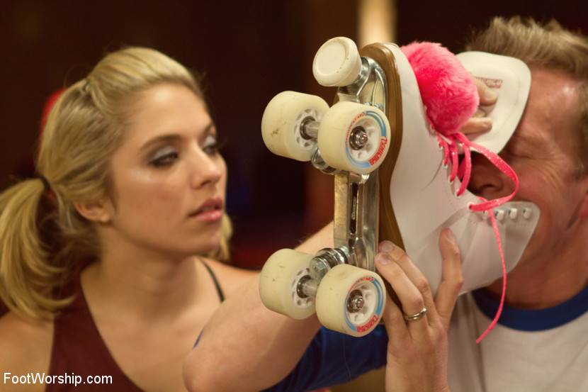 Dirty socks & roller skates featuring chastity lynn & lia lor! - #7