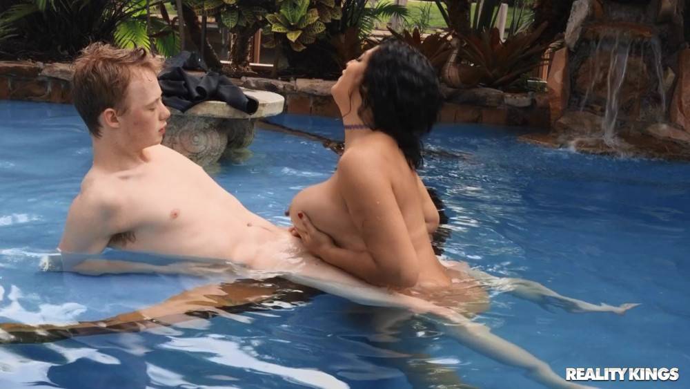 Gabriela Lopez Gives Head And Gets Fucked In The Pool - #6