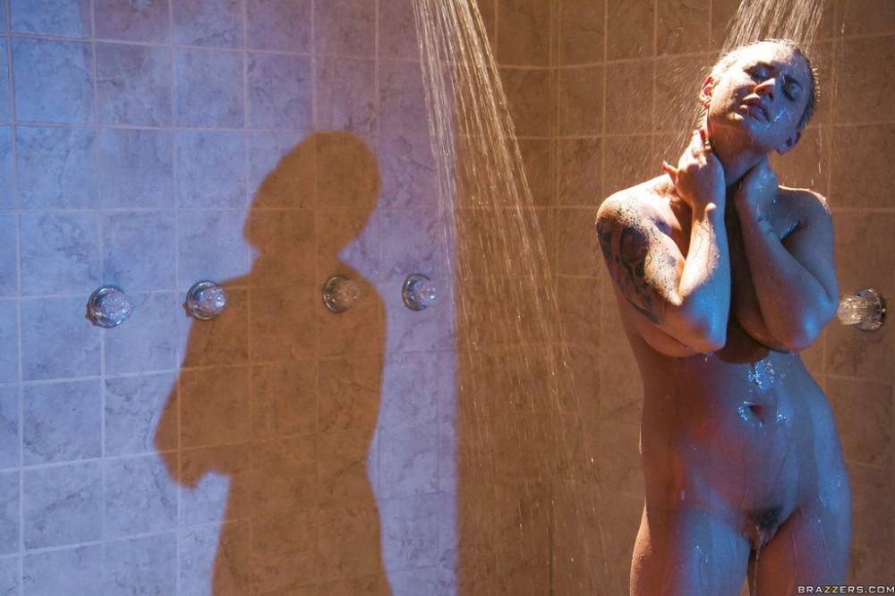 Sexy american porn star Eva Angelina in softcore shooting in shower | Photo: 8469975