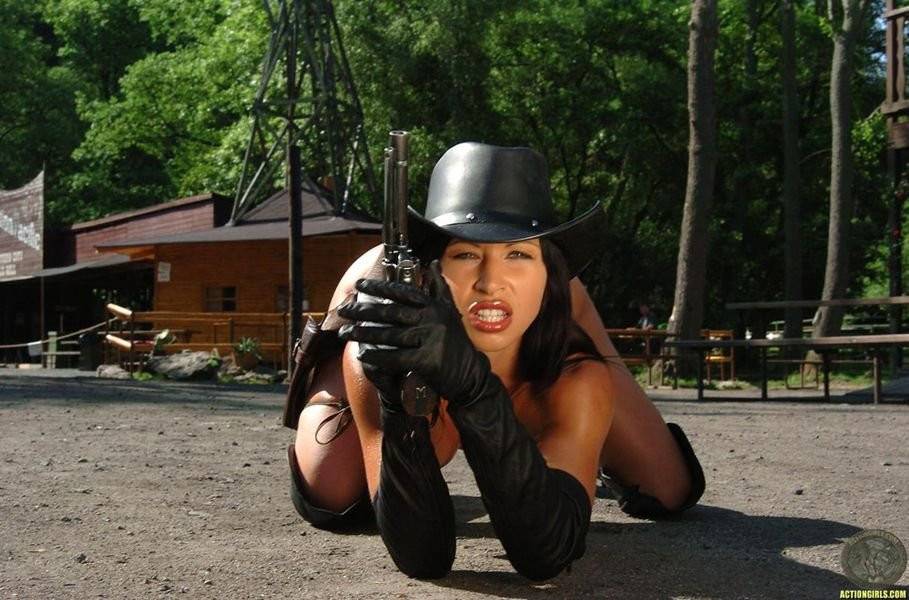 Flirtatious Gun Babe Susana Spears In Boots And Hat Shows The Most Interesting Parts Of Her Body - #11