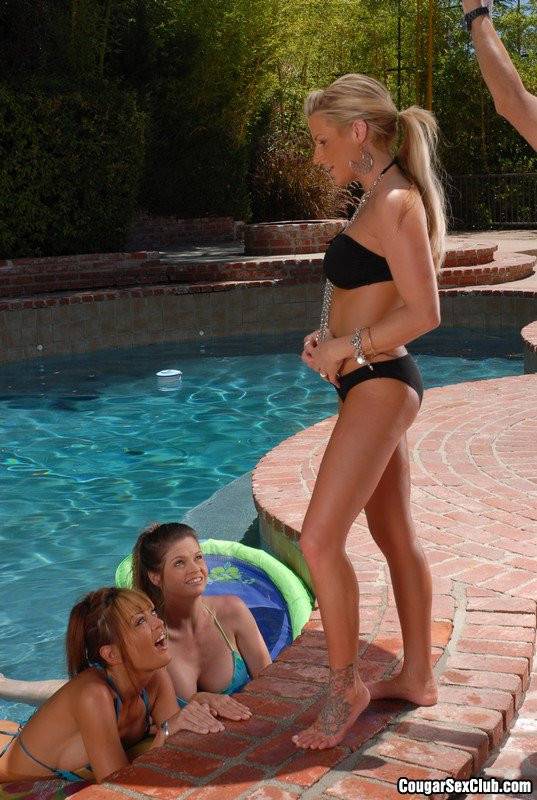 Three Sexy Babes Michaela Mansini, June Summers And Brooke Belle Share A Dick After Swimming - #1