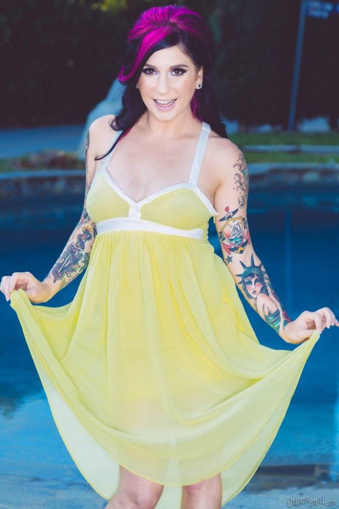 Stunning american milf Joanna Angel exhibits big tits and ass at pool | Photo: 7777180