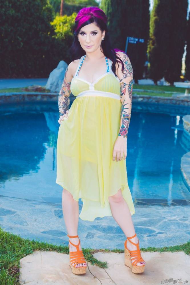Stunning american milf Joanna Angel exhibits big tits and ass at pool | Photo: 7777162