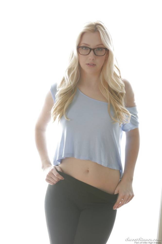 Stunning american blonde youthful Samantha Rone baring small tits and nice pussy | Photo: 8095880
