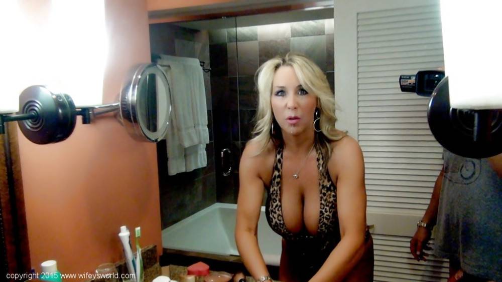 Lovely american housewife Sandra Otterson sucking hot huge cock and takes a cum blast on face - #15