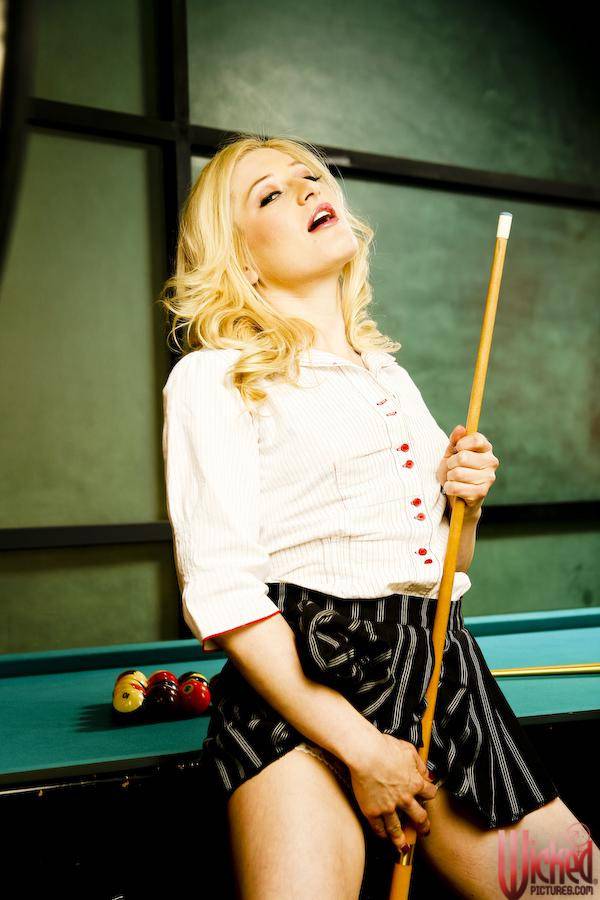 Blonde Gadget Paris Gables Strips And Fools Around On The Billiard Table - #5