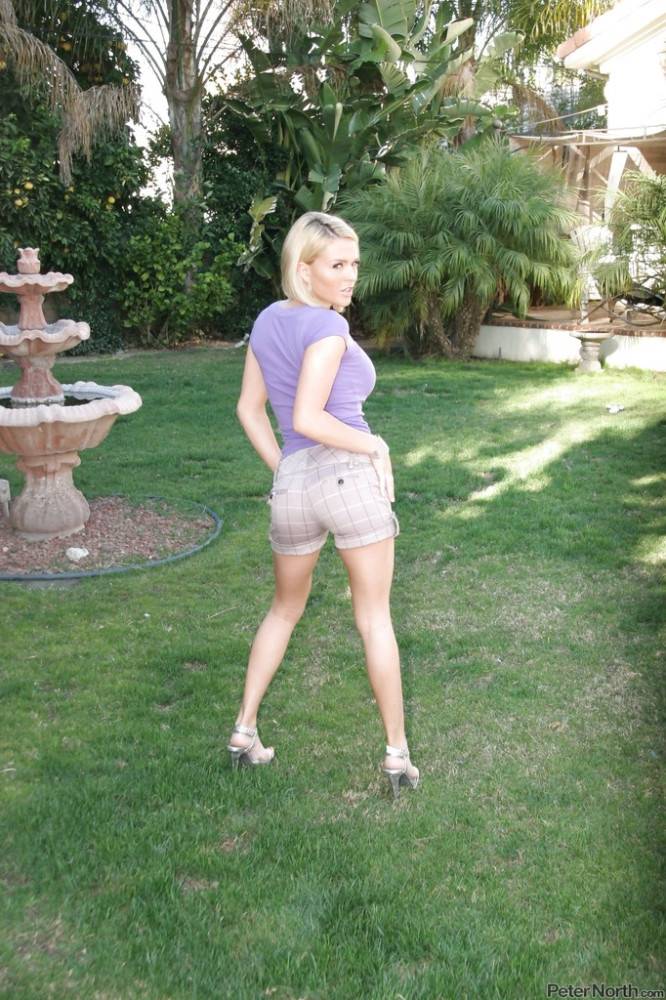 Seductive american bombshell Krissy Lynn in shorts revealing big tits and sexy butt outside - #3