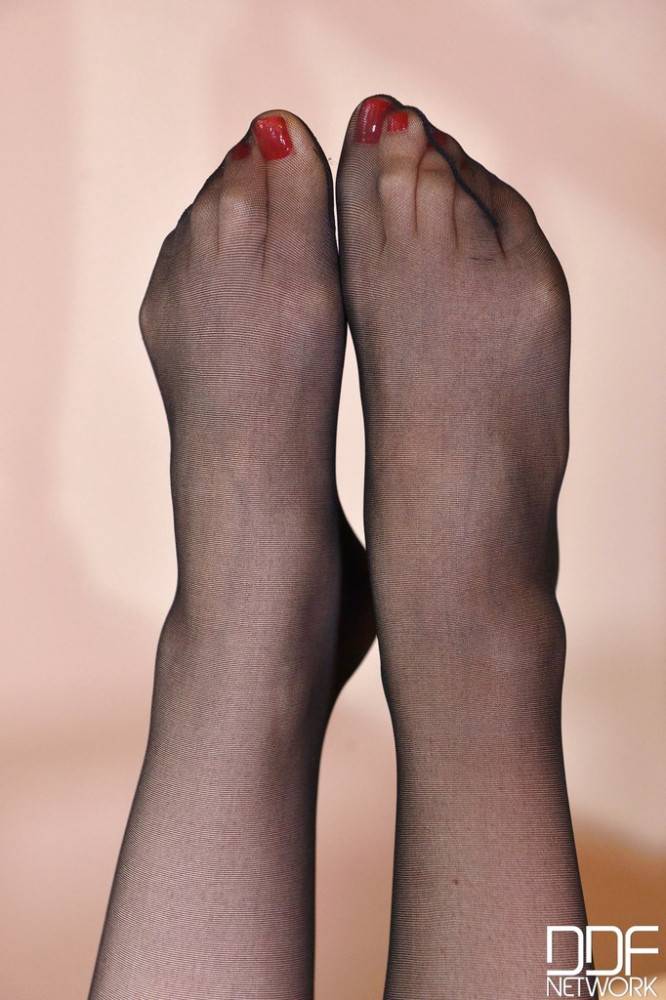 Glamorous brittish babe Stella Cox in nasty foot fetish - #16