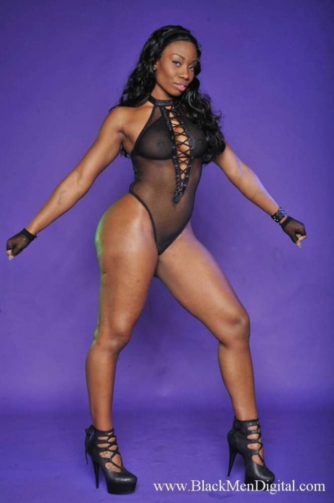 Ebony Temptress La Starya With Big Booty Poses In See-through Black Body Suit - #1