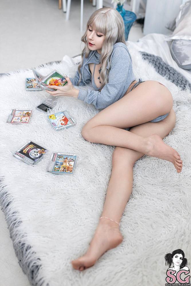 Pixi in Dream World Games by Suicide Girls - #2