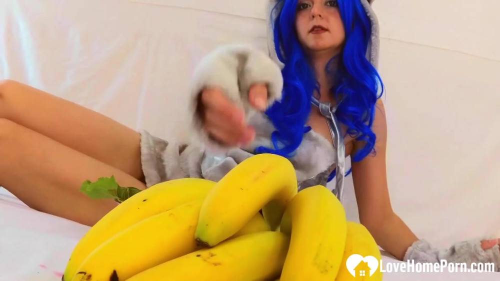 Cosplayer penetrates her hairy pussy with a banana - #6