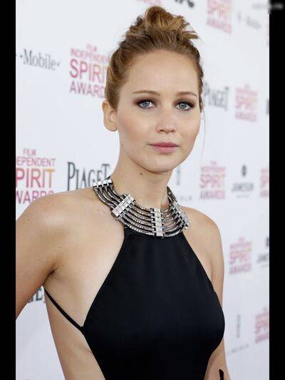 jenniferlawrence_ queen_jewels - #7