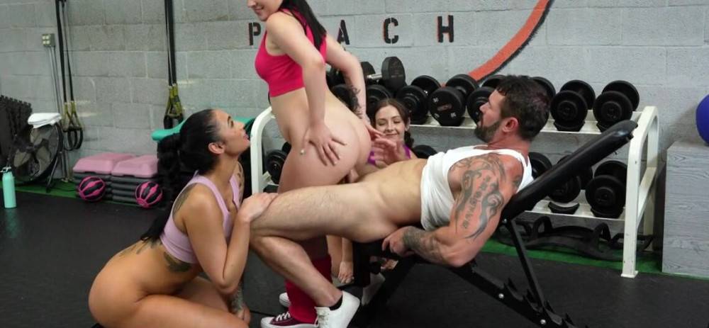 Muscular Trainer Gets Blowjob From Three Hotties - #5