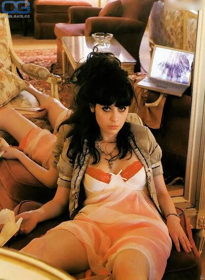 zooeydeschanel - #1