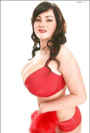 Big tits of an European fatty Rachel Aldana revealed in a lingerie on nudesceleb.com