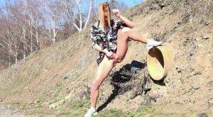 Chrissy Fox relieves her pee desperation outside on nudesceleb.com