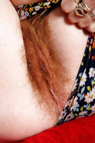 Redheaded mom Ana Molly displaying hairy vagina for close ups on nudesceleb.com