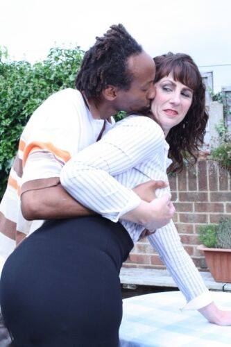 Horny British mature Toni Lace kisses a black dude and rides his huge boner - Britain on nudesceleb.com