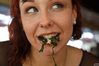 Girlfriend tastes la kale on nudesceleb.com