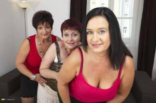 Naughty housewives fucking in a group on nudesceleb.com