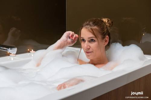 Czech Beauty Takes A Nice Bath Before Getting Laid - Czech Republic on nudesceleb.com