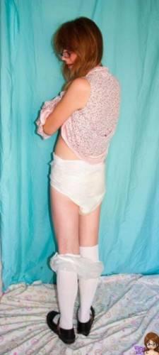 Fetish ts riley wearing diapers in public on nudesceleb.com