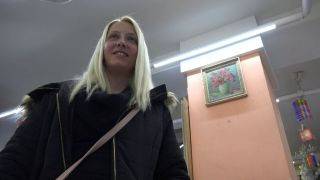 The girl with the handbag likes to swallow - Czech Republic on nudesceleb.com