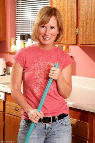 Hot horny housewife in the kitchen on nudesceleb.com