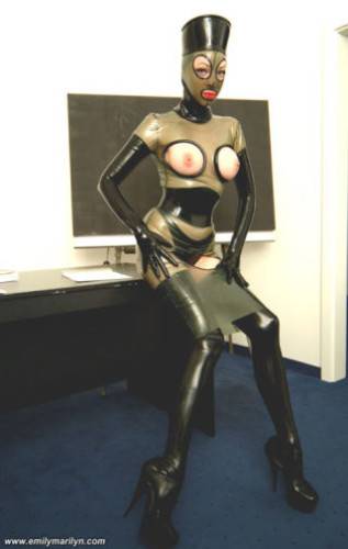 Bizarre emily marilyn in classroom on nudesceleb.com