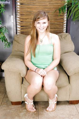 Shapely american teen Melissa May loves foot fetish - Usa on nudesceleb.com