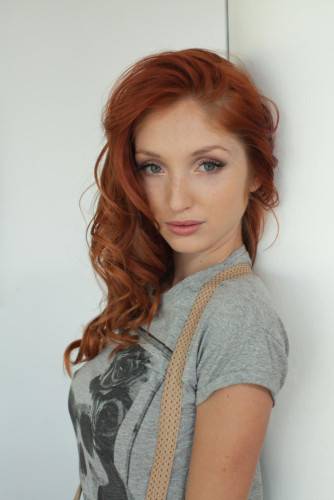 Ginger Young Chick Red Fox Taking Off Her T-shirt And Showing Truly Hot Boobs And Then Sliding Off Shorts on nudesceleb.com