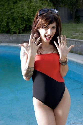 Hot american dark-haired milf Joanna Angel exposing big tits and vagina at pool - Usa on nudesceleb.com