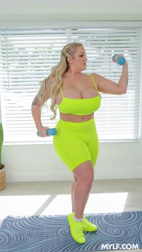 Hot Ass Hollywood exercises her voluptuous body on nudesceleb.com