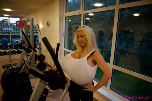 Workout motivation with Beshine on nudesceleb.com