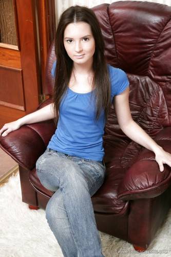 Sexy teen Aaralyn in tight jeans reveals her ass and masturbates on nudesceleb.com