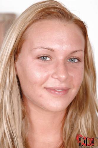 Svelte hungarian blond Amanda Blake reveals tiny tits and shaved pussy - Hungary on nudesceleb.com