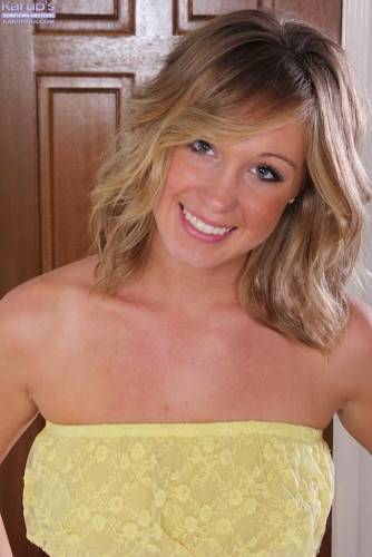 Amazing Blonde Chick Ashley Jones Gets Out Of Her Jeans Shorts And Her Yellow Top And Masturbates on nudesceleb.com