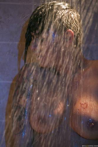Sexy american porn star Eva Angelina in softcore shooting in shower - Usa on nudesceleb.com