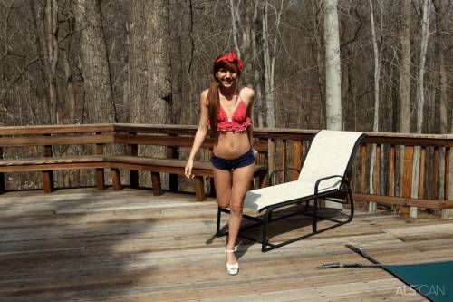 Stunning american young Alaura Lee in fancy shorts exhibiting small tits and toying outdoor - Usa on nudesceleb.com