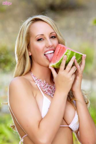 Big Racked Heartbreaker Brett Rossi Takes Off Her Bikini And Opens Her Smooth Pussy Outdoors on nudesceleb.com