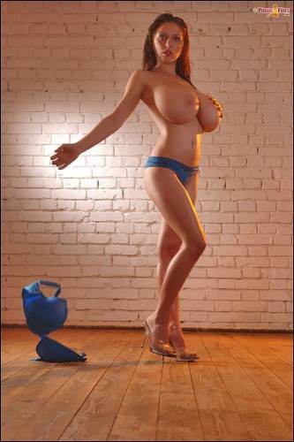 Charming ukrainian milf Merilyn Sakova in hot softcore gallery - Ukraine on nudesceleb.com