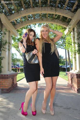 Big Boobed Hotties Kelly Madison And Alysson Moore Please Each Other While Fucking The Guy on nudesceleb.com