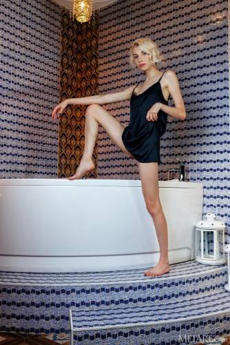 Paulina Pace Reveal Her Sexy Ass Glistening Enticingly - Ukraine on nudesceleb.com