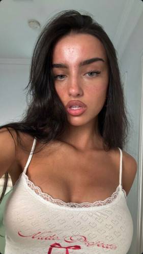 Ella.christo_ on nudesceleb.com