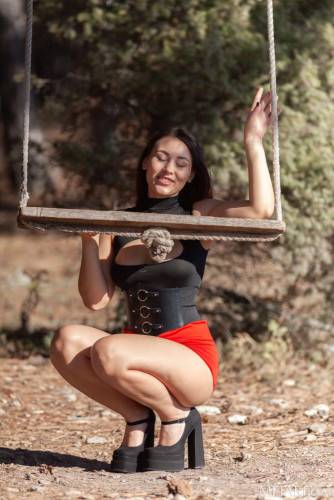 Voluptuous Beauty Sumiko Strips Down To Her High Heels - Ukraine on nudesceleb.com