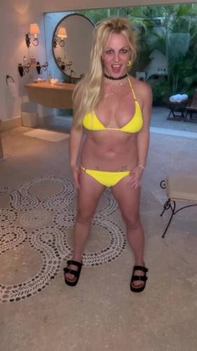 Britneyspears xoxobritneyj on nudesceleb.com